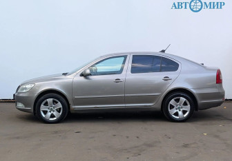 Подержанный автомобиль Skoda Octavia Liftback 2012 года (8 фото)