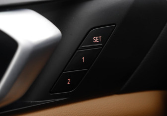 Подержанный автомобиль BMW X5 2020 года (19 фото)