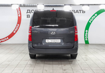 Подержанный автомобиль Hyundai H-1 2021 года (5 фото)