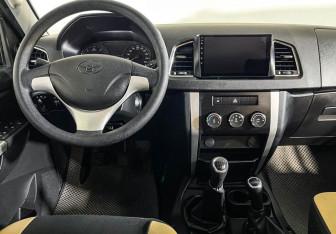 Подержанный автомобиль УАЗ Patriot 2024 года (12 фото)