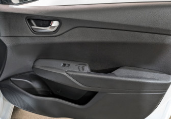 Подержанный автомобиль Hyundai Solaris Sedan 2020 года (24 фото)