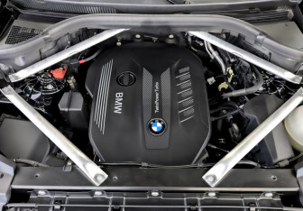 Подержанный автомобиль BMW X6 2021 года (9 фото)