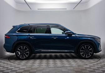 Подержанный автомобиль Geely Monjaro 2023 года (6 фото)