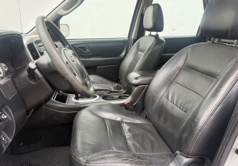 Подержанный автомобиль Ford Maverick 2005 года (10 фото)