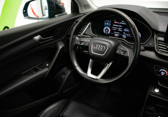 Подержанный автомобиль Audi Q5 2021 года (16 фото)