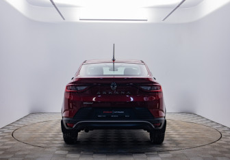 Подержанный автомобиль Renault Arkana 2020 года (6 фото)