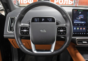 Подержанный автомобиль LiXiang L9 2023 года (17 фото)