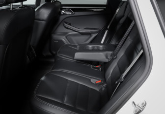 Подержанный автомобиль Porsche Macan 2022 года (10 фото)