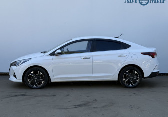 Подержанный автомобиль Hyundai Solaris Sedan 2021 года (8 фото)