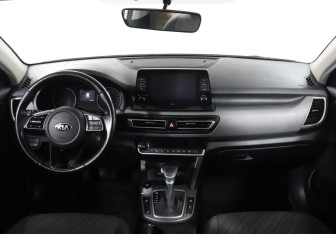Подержанный автомобиль Kia Seltos 2021 года (12 фото)