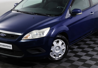 Подержанный автомобиль Ford Focus Hatchback 2010 года (18 фото)