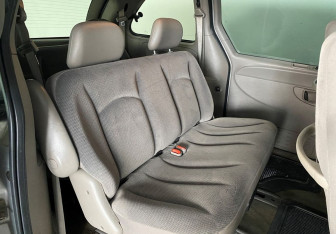 Подержанный автомобиль Dodge Caravan 2003 года (10 фото)