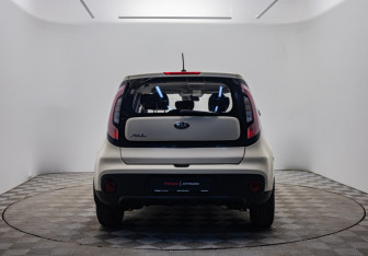 Подержанный автомобиль Kia Soul 2017 года (6 фото)