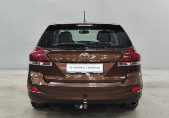 Подержанный автомобиль Toyota Venza 2013 года (6 фото)