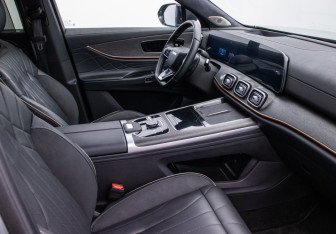 Подержанный автомобиль Jaecoo J8 2024 года (9 фото)