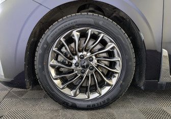 Подержанный автомобиль Voyah Dream 2023 года (20 фото)