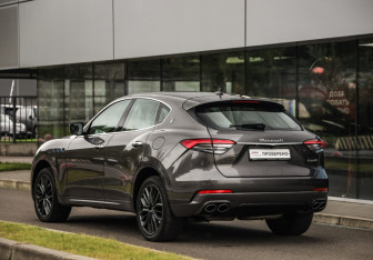 Подержанный автомобиль Maserati Levante 2022 года (8 фото)