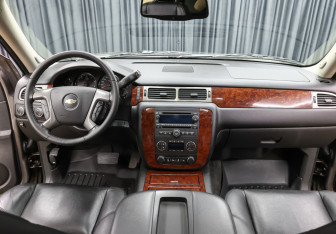 Подержанный автомобиль Chevrolet Tahoe 2013 года (13 фото)