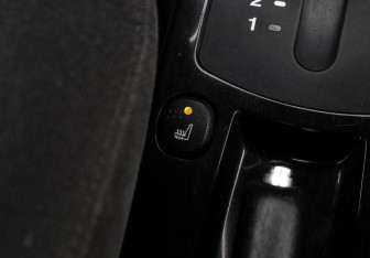 Подержанный автомобиль Ford Focus Sedan 2004 года (18 фото)