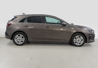 Подержанный автомобиль Kia Ceed Hatchback 2020 года (4 фото)