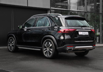 Подержанный автомобиль Mercedes-Benz GLE 2025 года (7 фото)