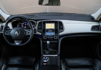 Подержанный автомобиль Renault Talisman Wagon 2017 года (9 фото)