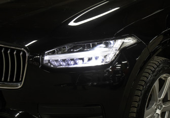 Подержанный автомобиль Volvo XC90 2020 года (23 фото)