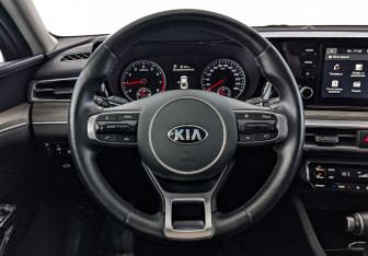 Подержанный автомобиль Kia K5 2021 года (22 фото)