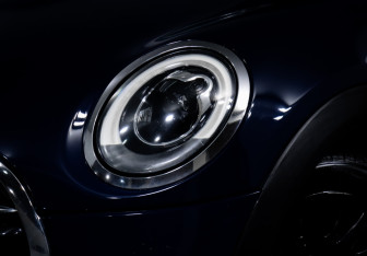 Подержанный автомобиль MINI Hatch 2017 года (16 фото)