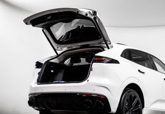 Подержанный автомобиль Changan UNI-K 2023 года (18 фото)