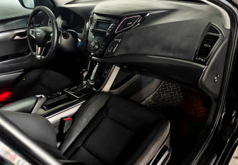 Подержанный автомобиль Hyundai i40 Wagon 2013 года (10 фото)