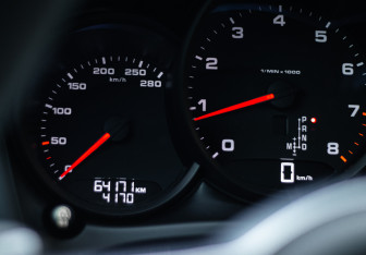 Подержанный автомобиль Porsche Macan 2018 года (10 фото)