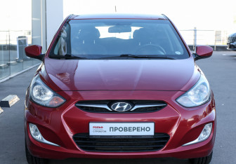 Подержанный автомобиль Hyundai Solaris Hatchback 2012 года (2 фото)