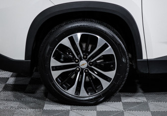 Подержанный автомобиль Chevrolet Captiva 2022 года (15 фото)