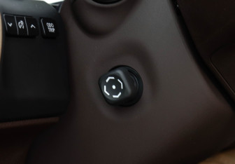 Подержанный автомобиль Lexus ES 2016 года (14 фото)