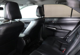 Подержанный автомобиль Toyota Camry Sedan 2017 года (12 фото)