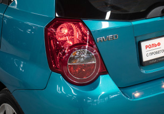 Подержанный автомобиль Chevrolet Aveo Hatchback 2008 года (21 фото)