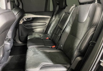 Подержанный автомобиль Volvo XC90 2019 года (10 фото)
