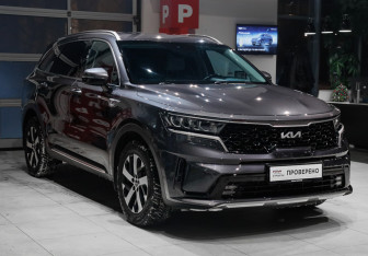 Подержанный автомобиль Kia Sorento 2023 года (3 фото)
