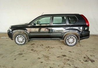 Подержанный автомобиль Nissan X-Trail 2012 года (4 фото)