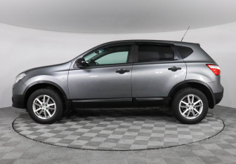Подержанный автомобиль Nissan Qashqai 2011 года (8 фото)