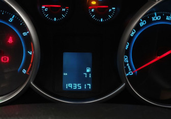 Подержанный автомобиль Chevrolet Cruze Sedan 2014 года (14 фото)