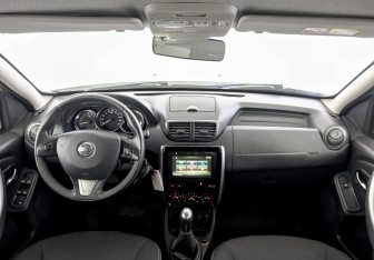 Подержанный автомобиль Nissan Terrano 2020 года (14 фото)