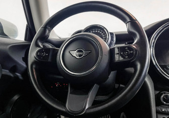 Подержанный автомобиль MINI Hatch 2021 года (14 фото)