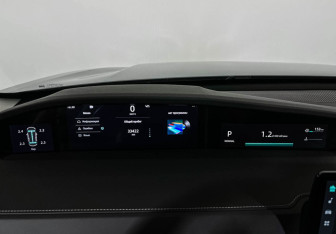 Подержанный автомобиль Changan UNI-K 2023 года (11 фото)