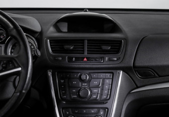 Подержанный автомобиль Opel Mokka 2015 года (13 фото)