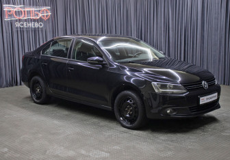 Подержанный автомобиль Volkswagen Jetta Sedan 2012 года (3 фото)