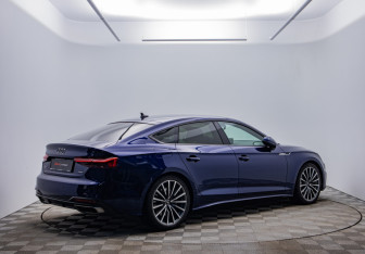 Подержанный автомобиль Audi A5 Liftback 2022 года (5 фото)