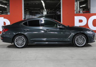 Подержанный автомобиль Genesis G70 2019 года (4 фото)