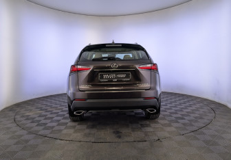 Подержанный автомобиль Lexus NX 2015 года (6 фото)